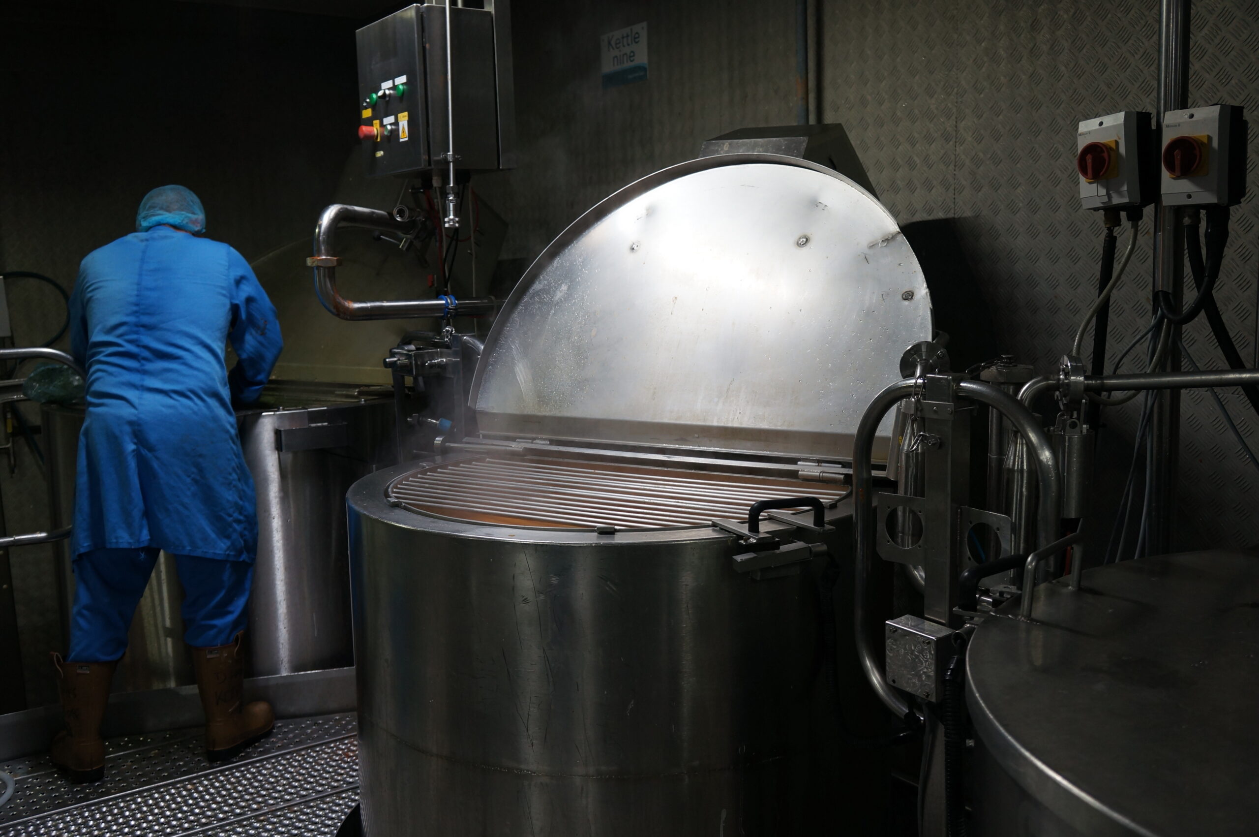 Factory Food Manufacturing - Bulk Sauce Cooking